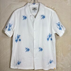 Free Planet White Short-Sleeve Button-Down Shirt with Blue Floral Embroidery
